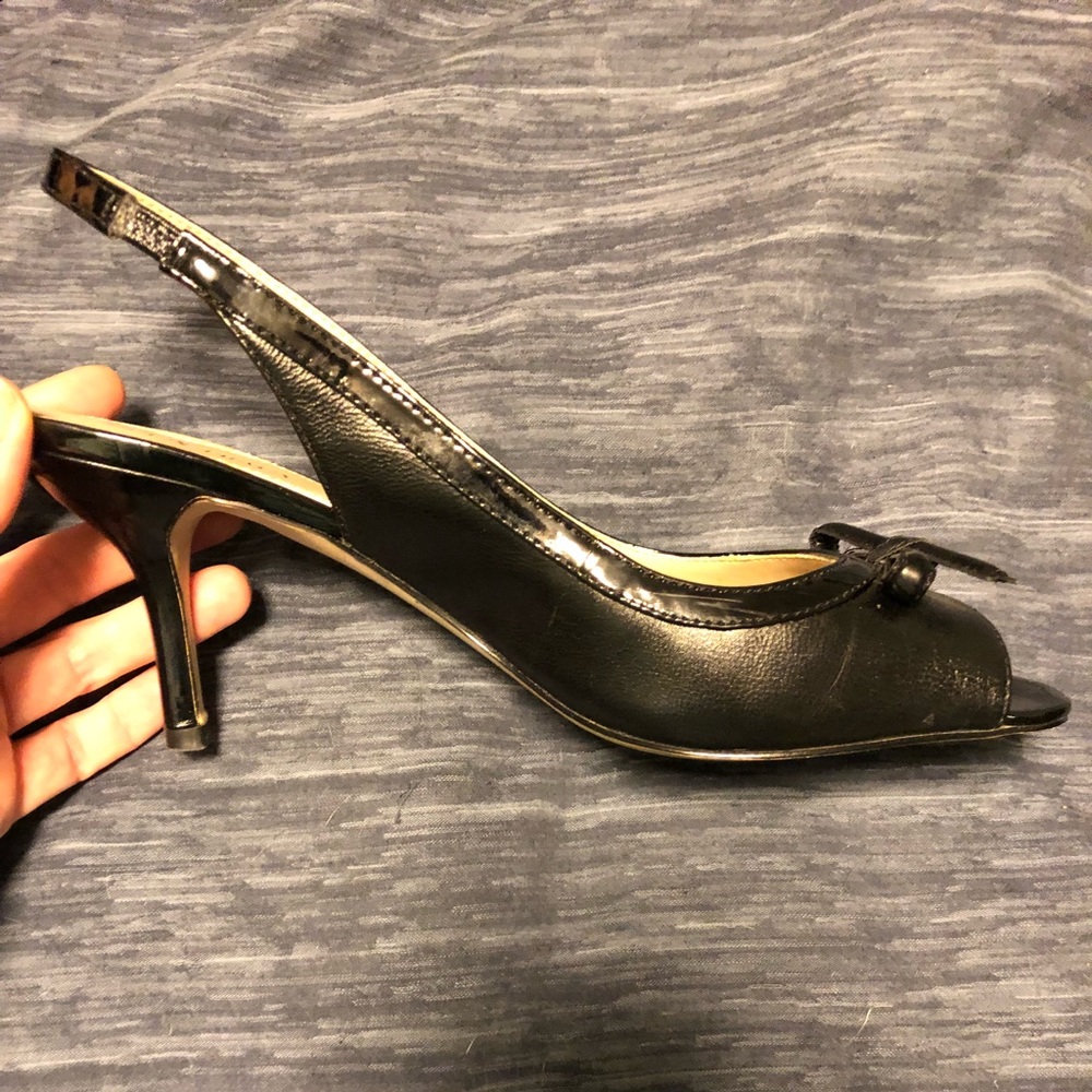 Black leather 3” Ellen Tracy slingback pumps